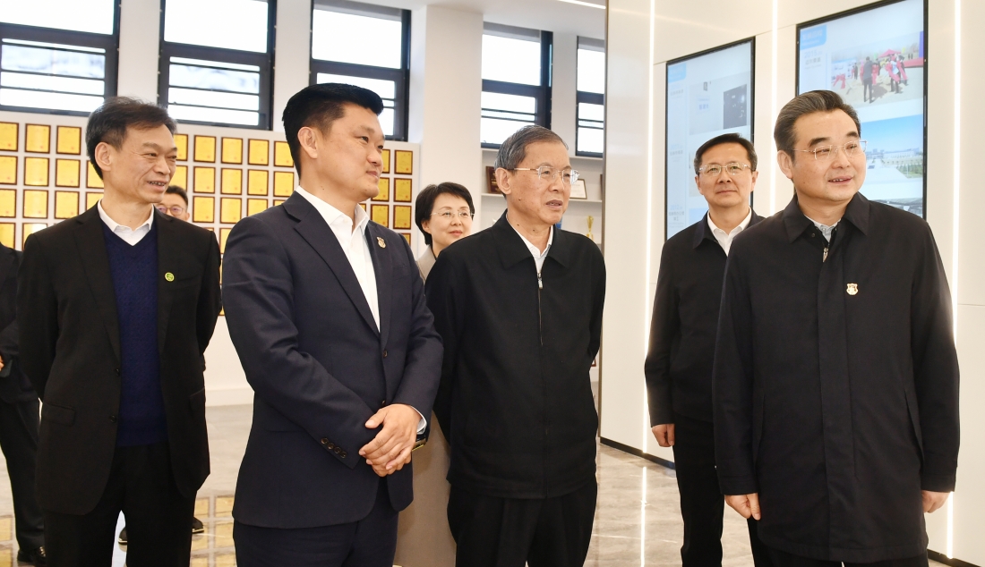 全國人大常委會副委員長、民建中央主席郝明金來...